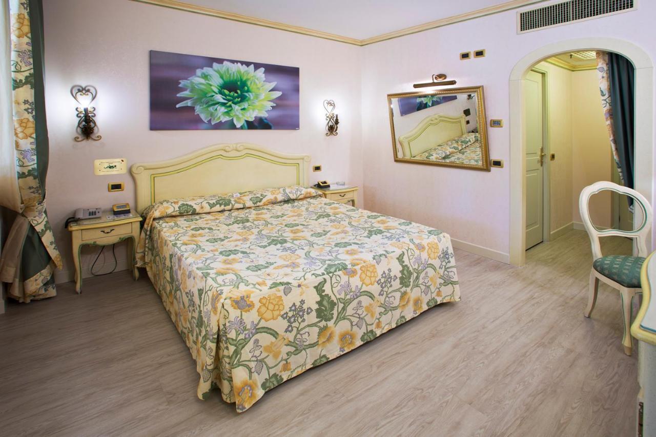 Vip'S Motel Luxury Accommodation & Spa Lonato del Garda Exterior foto