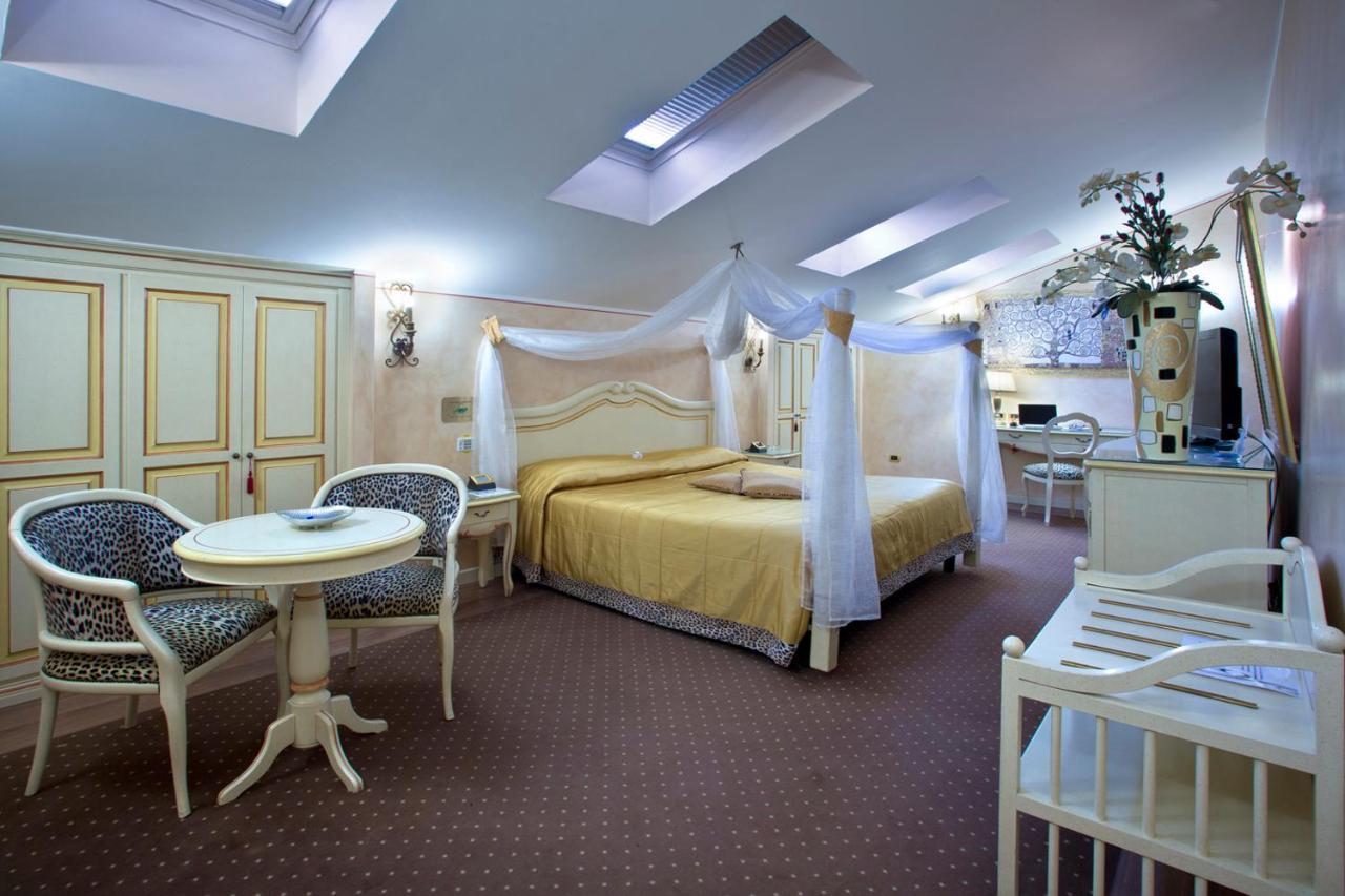 Vip'S Motel Luxury Accommodation & Spa Lonato del Garda Exterior foto